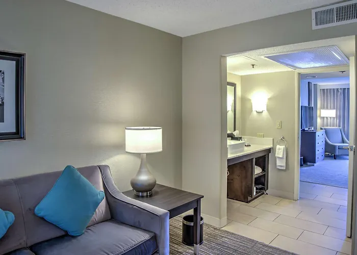 Embassy Suites By Hilton Indianapolis North